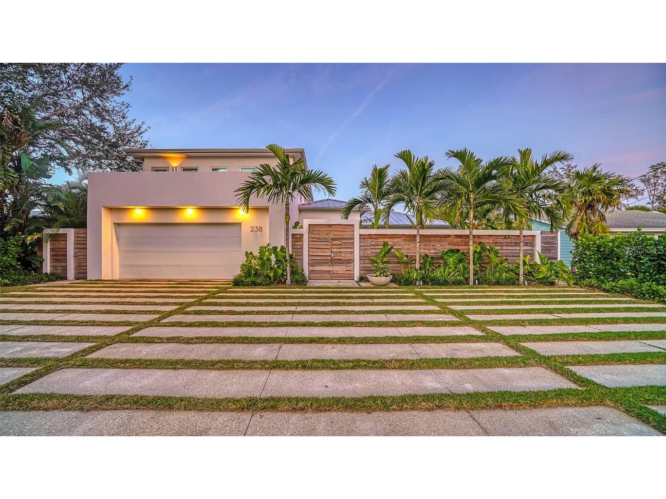 238 Island Circle Sarasota FL 34242 - GRAND CANAL A4596865 image1