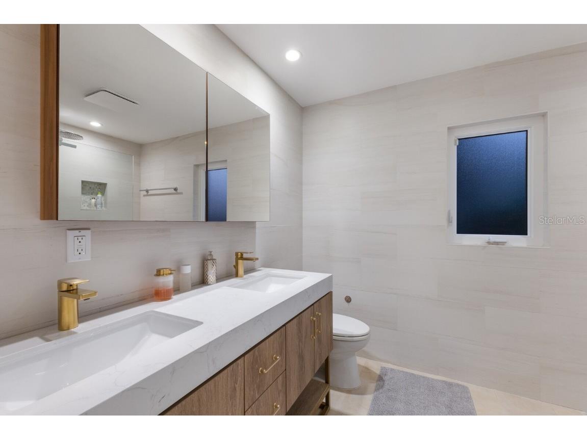 238 Island Circle Sarasota FL 34242 A4650032 image32