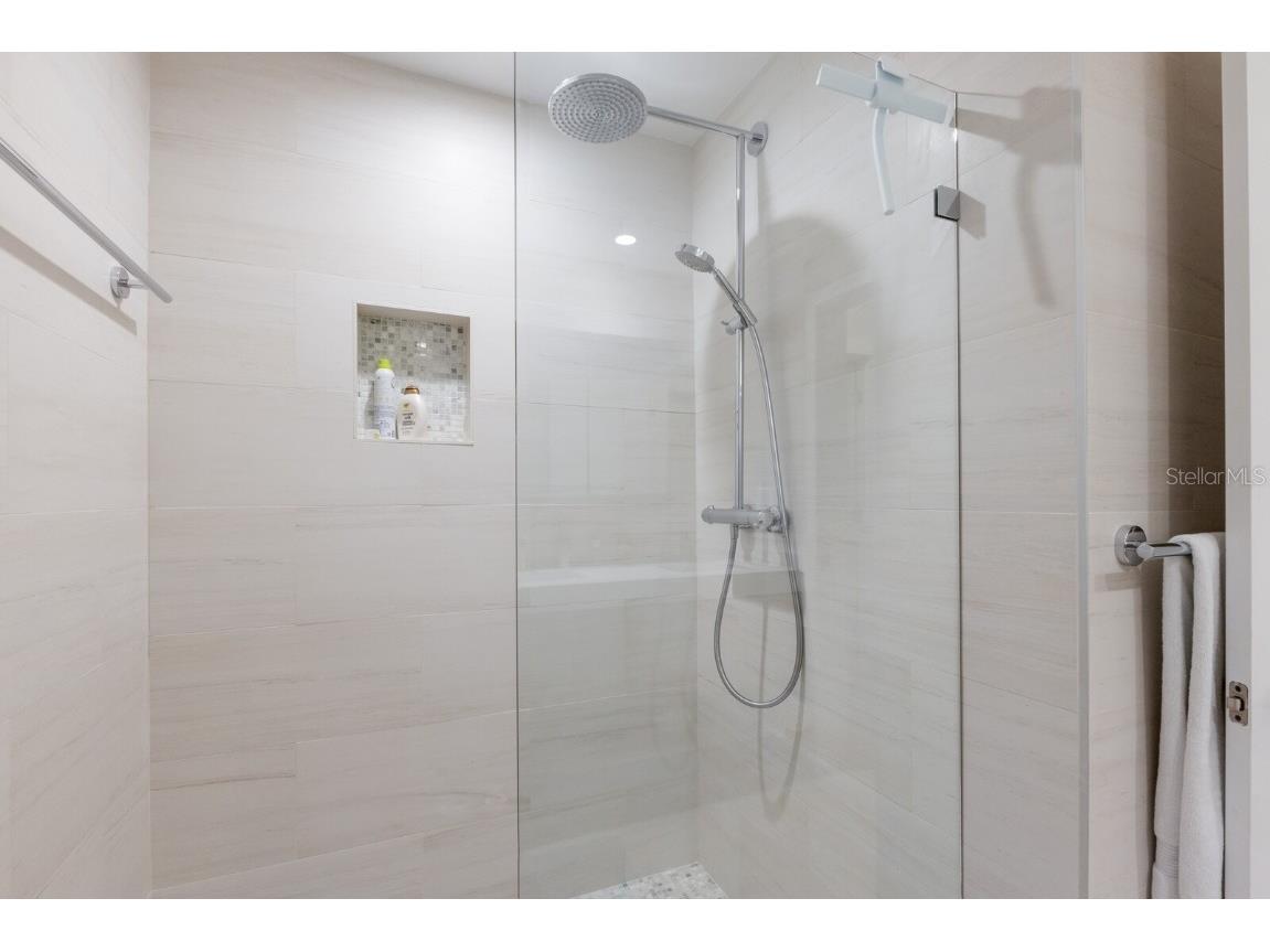 238 Island Circle Sarasota FL 34242 A4650032 image33