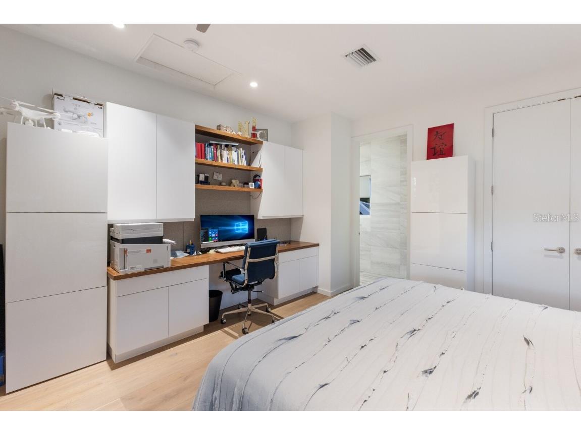 238 Island Circle Sarasota FL 34242 A4650032 image35