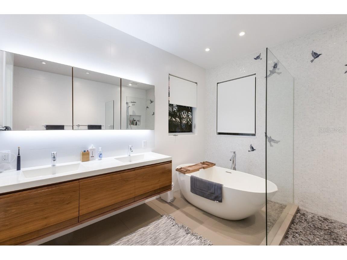 238 Island Circle Sarasota FL 34242 A4650032 image40