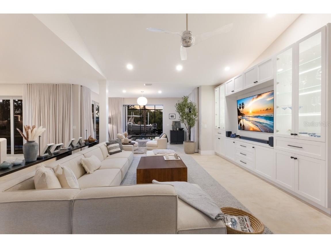 238 Island Circle Sarasota FL 34242 A4650032 image8