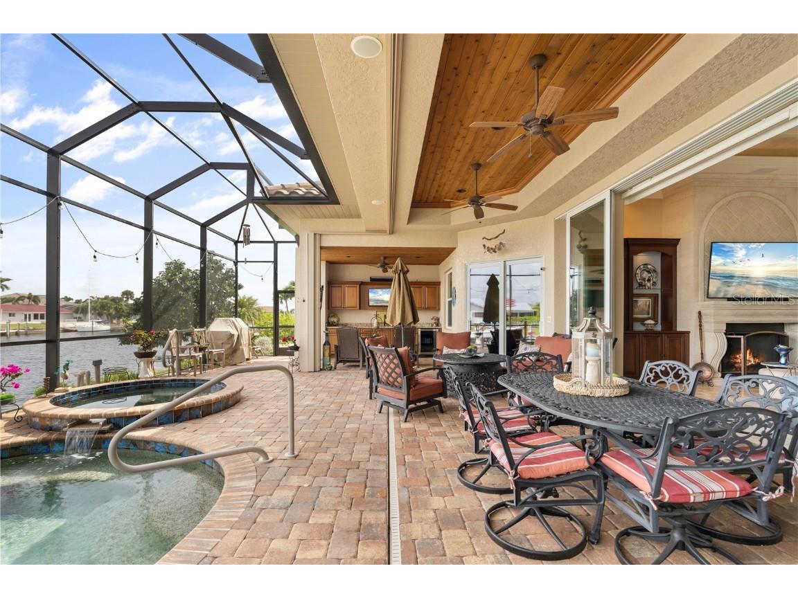 238 Lido Drive Punta Gorda FL 33950 - LOOK DOWN COVE CANAL C7515109 image10
