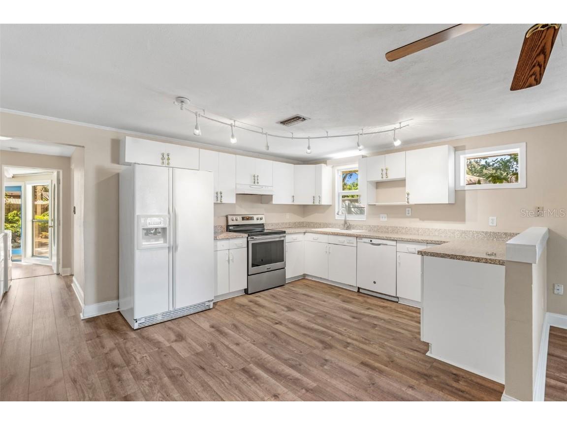 2380 Bay St Sarasota FL 34237 A4670064 image14