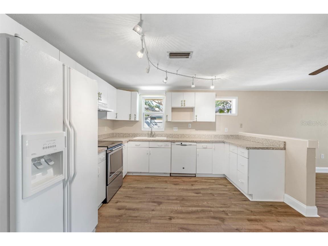 2380 Bay St Sarasota FL 34237 A4670064 image15