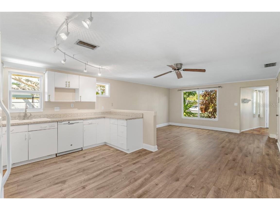 2380 Bay St Sarasota FL 34237 A4670064 image16