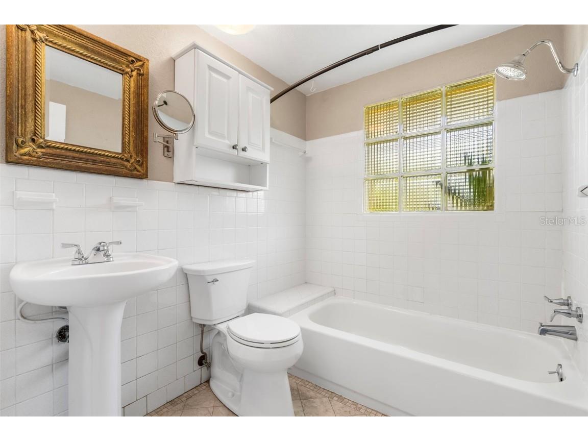 2380 Bay St Sarasota FL 34237 A4670064 image21