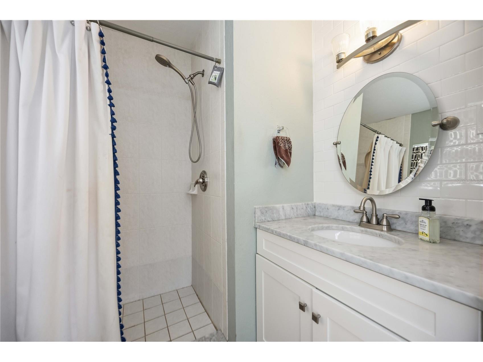 2381 Florinda Street Sarasota FL 34231 A4685950 image15