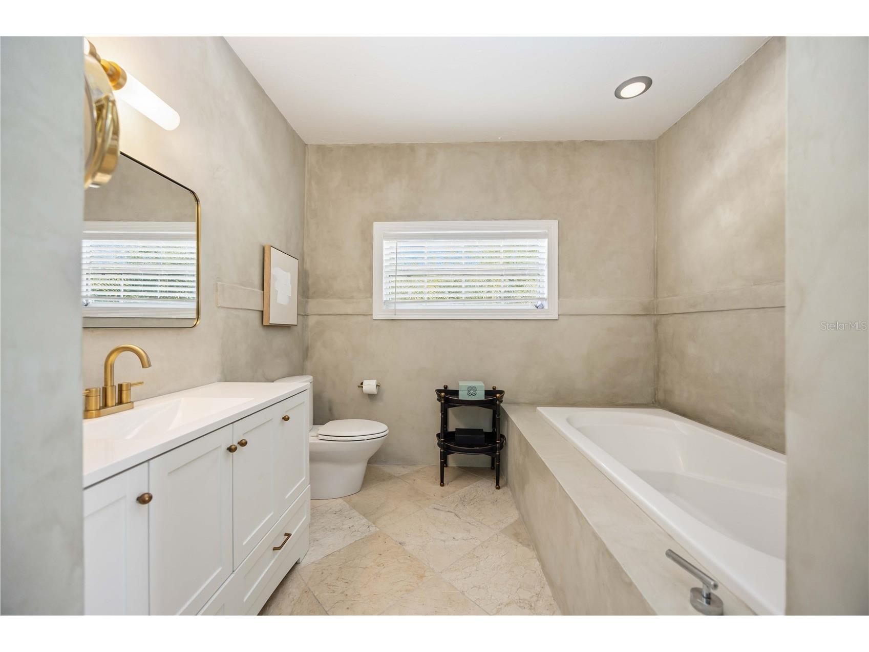 2381 Florinda Street Sarasota FL 34231 A4685950 image18