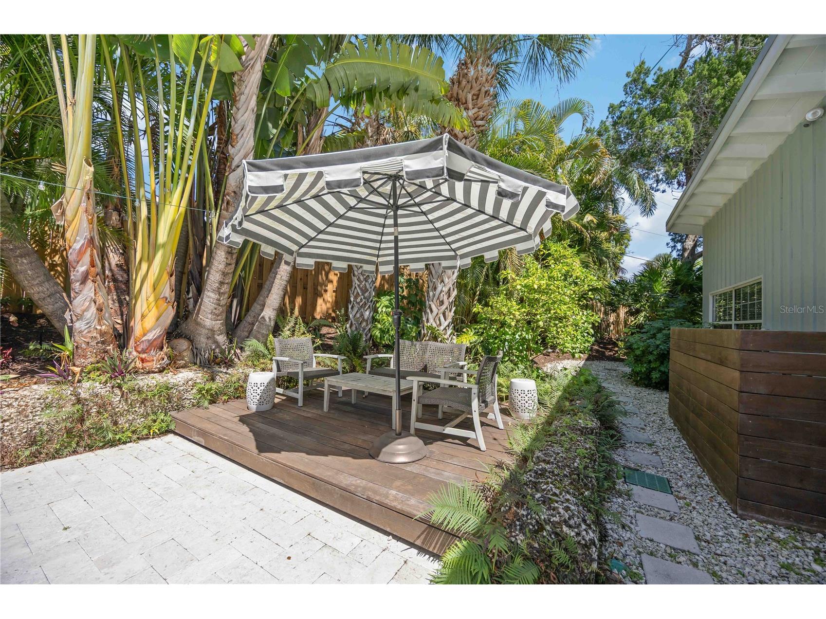 2381 Florinda Street Sarasota FL 34231 A4685950 image26