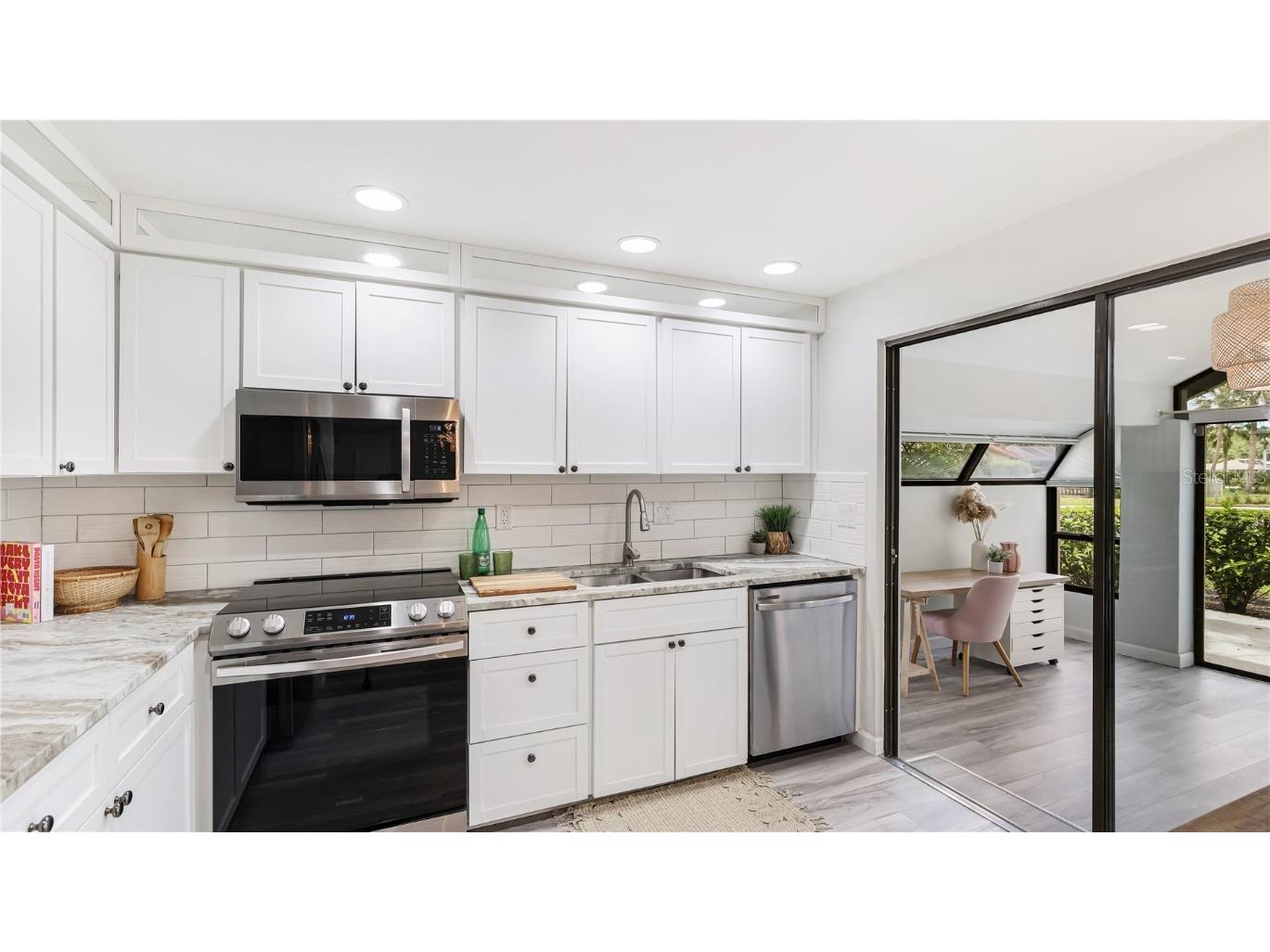 2383 Lakeside Mews #D3 Sarasota FL 34235 A4655461 image10