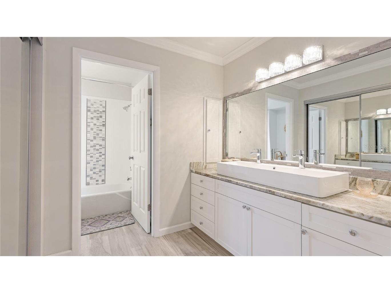 2383 Lakeside Mews #D3 Sarasota FL 34235 A4655461 image17