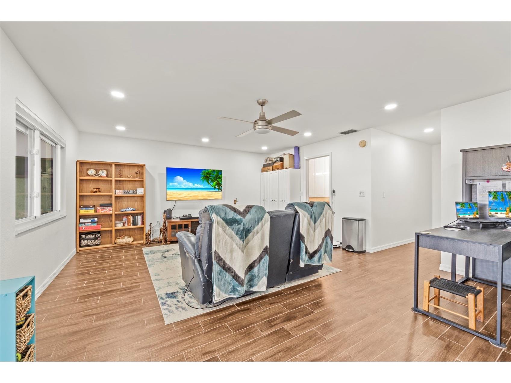 2385 Hanover Drive Dunedin FL 34698 TB8463846 image9