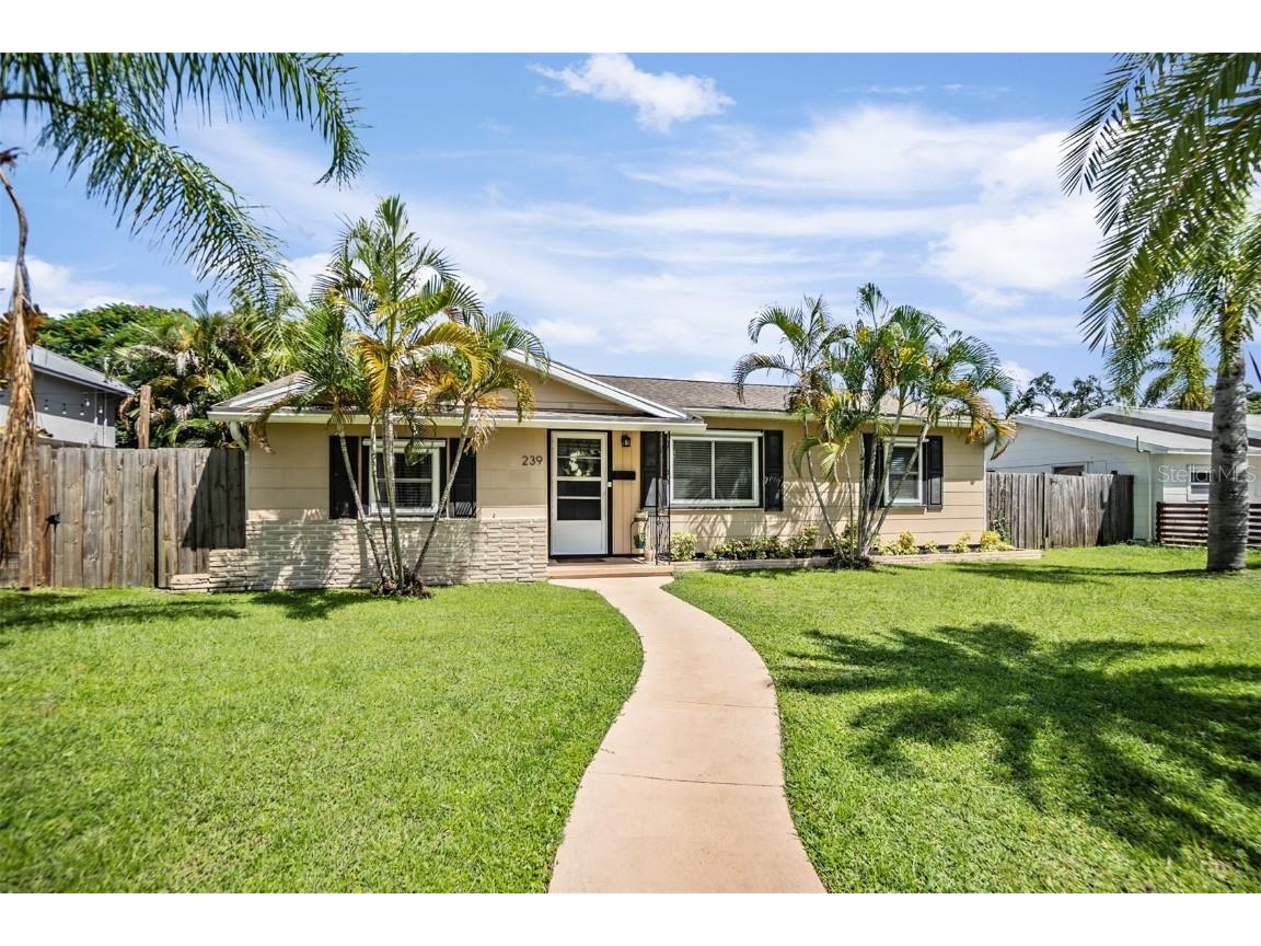 239 39th Avenue NE Saint Petersburg FL 33703 T3550389 image1
