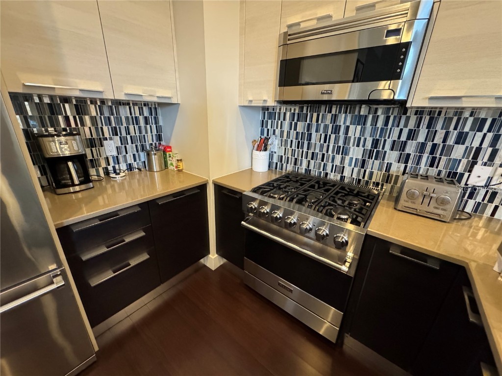 239 Cosmopolitan Court Sarasota FL 34236 N6141886 image10