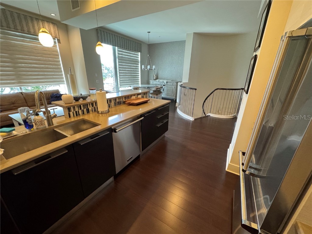 239 Cosmopolitan Court Sarasota FL 34236 N6141886 image11