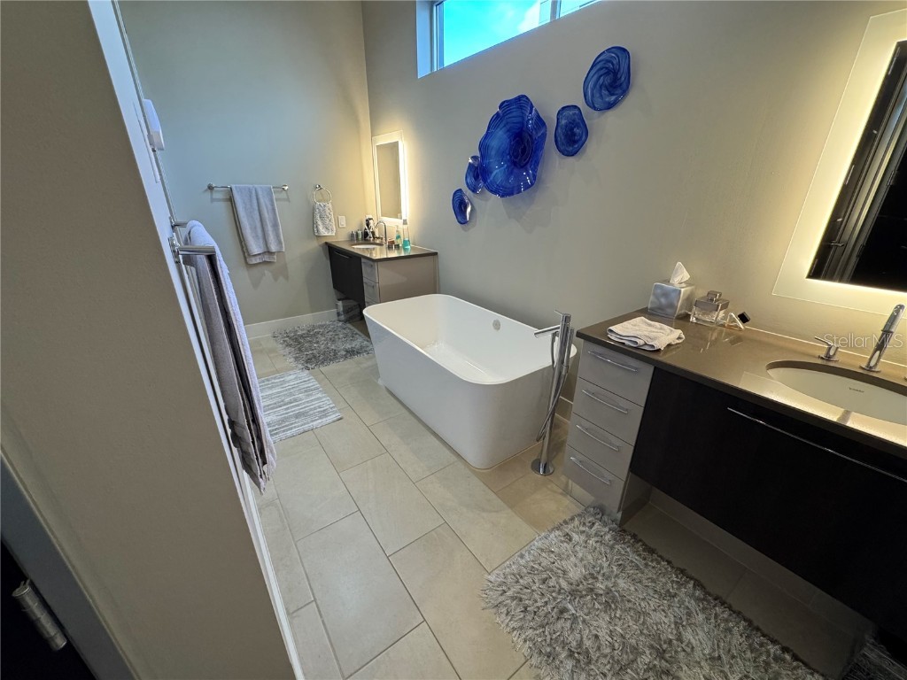 239 Cosmopolitan Court Sarasota FL 34236 N6141886 image18