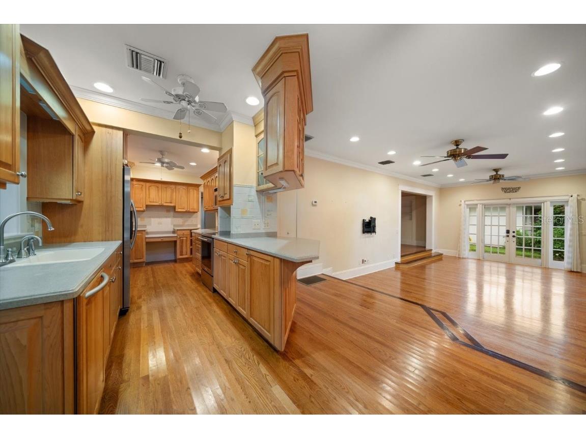 239 Florida Avenue Dunedin FL 34698 TB8409554 image11