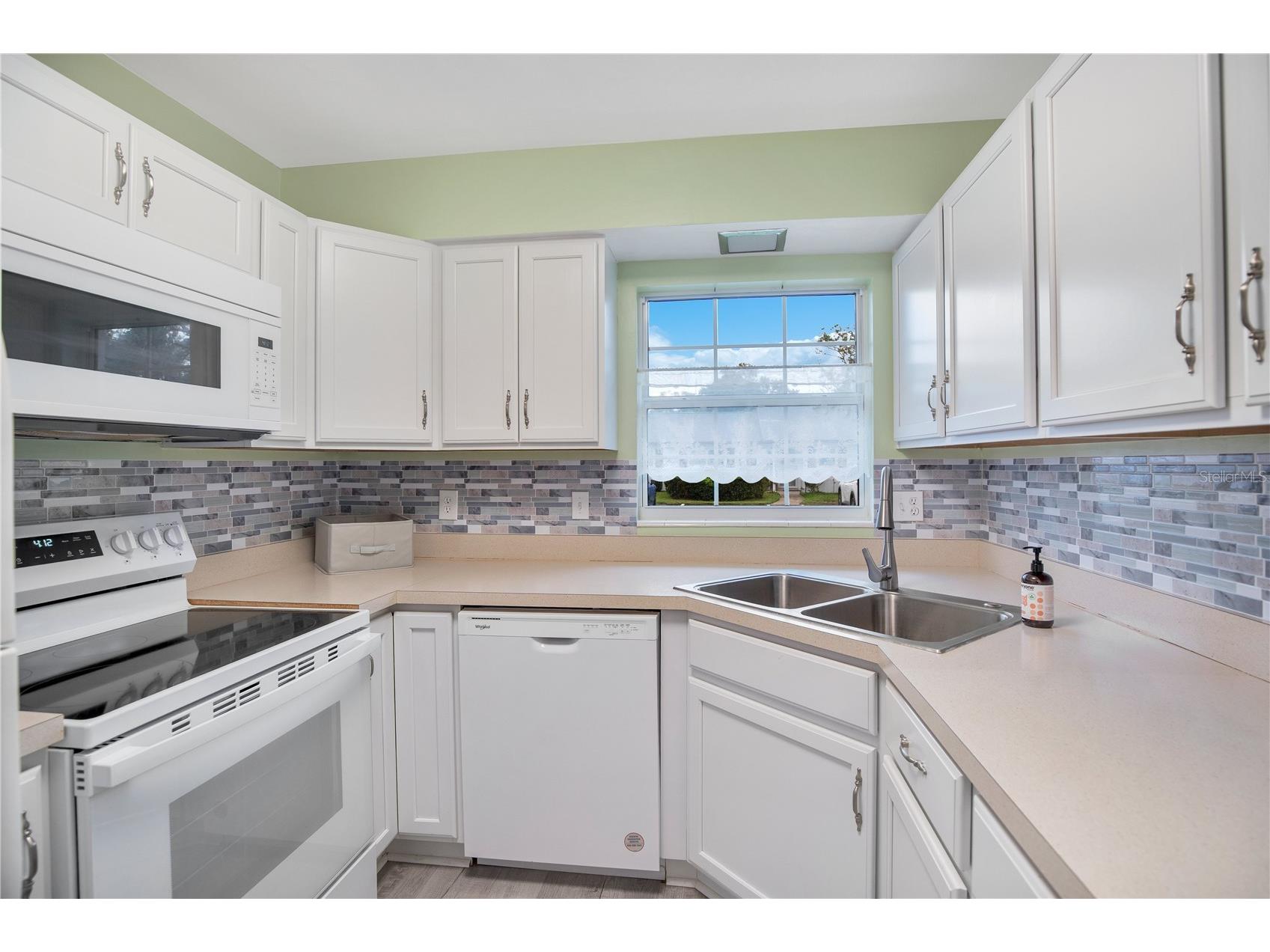 239 N Hill Avenue #110 Deland FL 32724 O6413021 image8