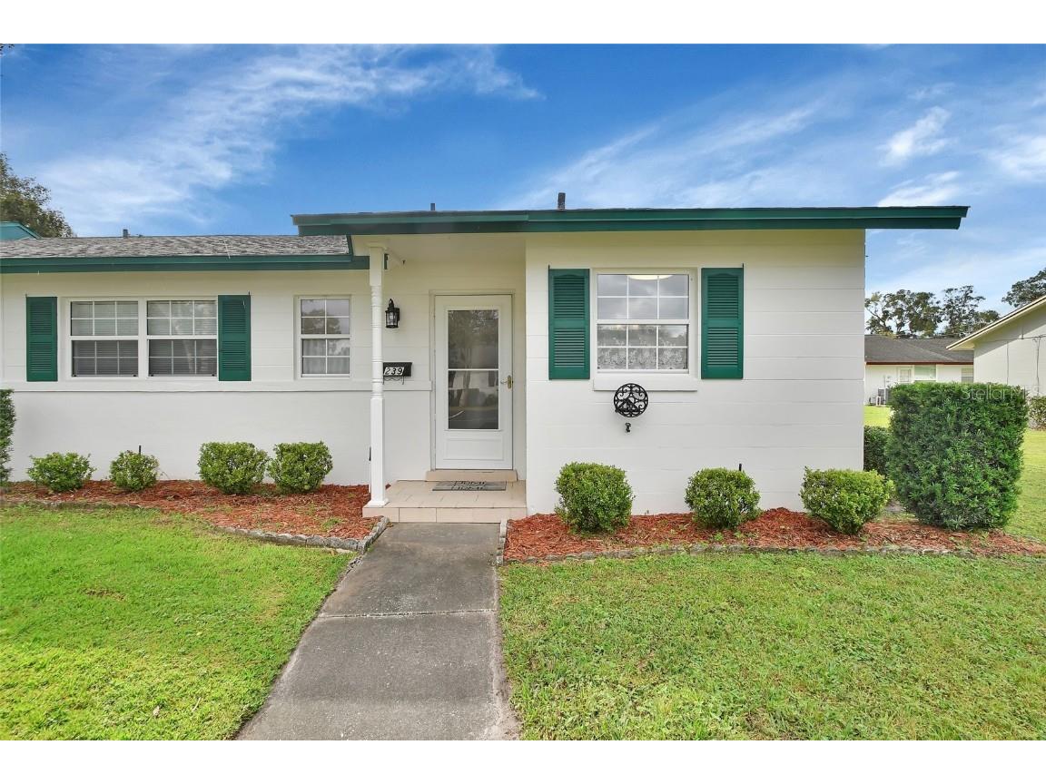 239 N Hill Avenue #110 Deland FL 32724 V4939309 image1