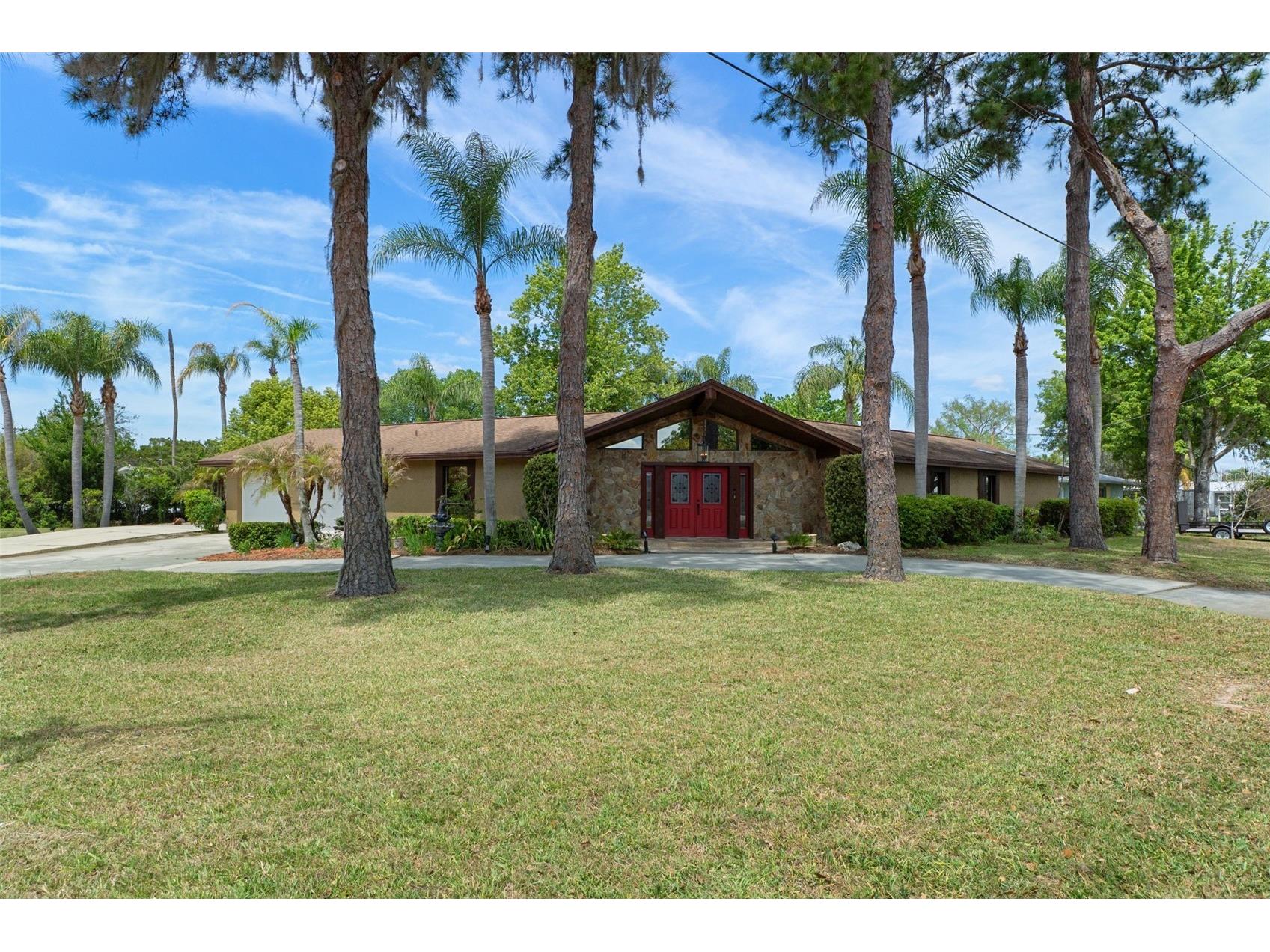 239 SE Paradise Point Road Crystal River FL 34429 OM719146 image1