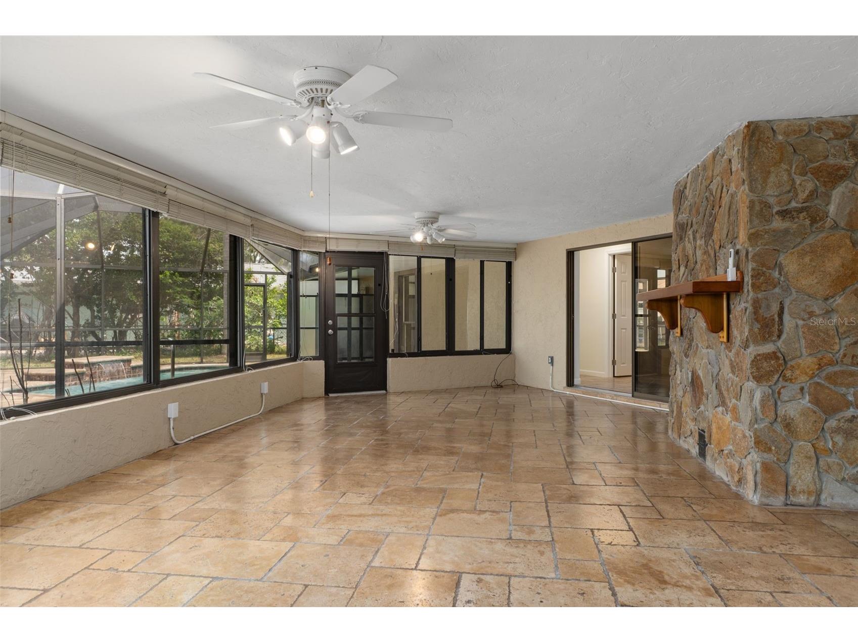 239 SE Paradise Point Road Crystal River FL 34429 OM719146 image31