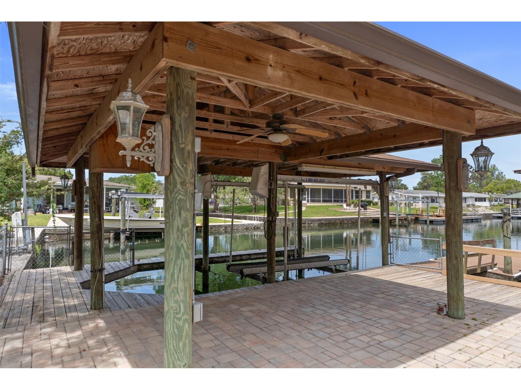 239 SE Paradise Point Road Crystal River FL 34429 OM719146 image38