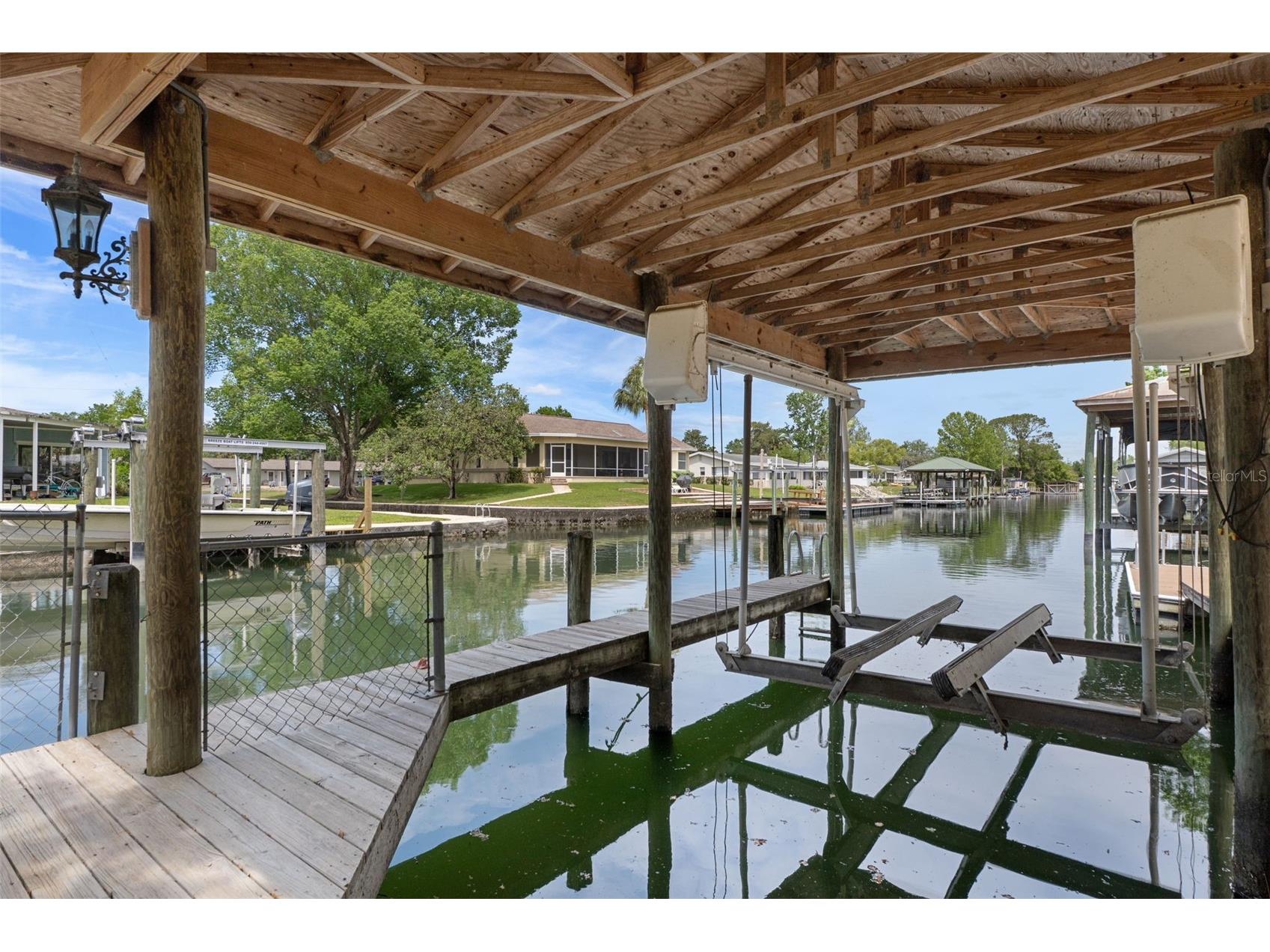 239 SE Paradise Point Road Crystal River FL 34429 OM719146 image39