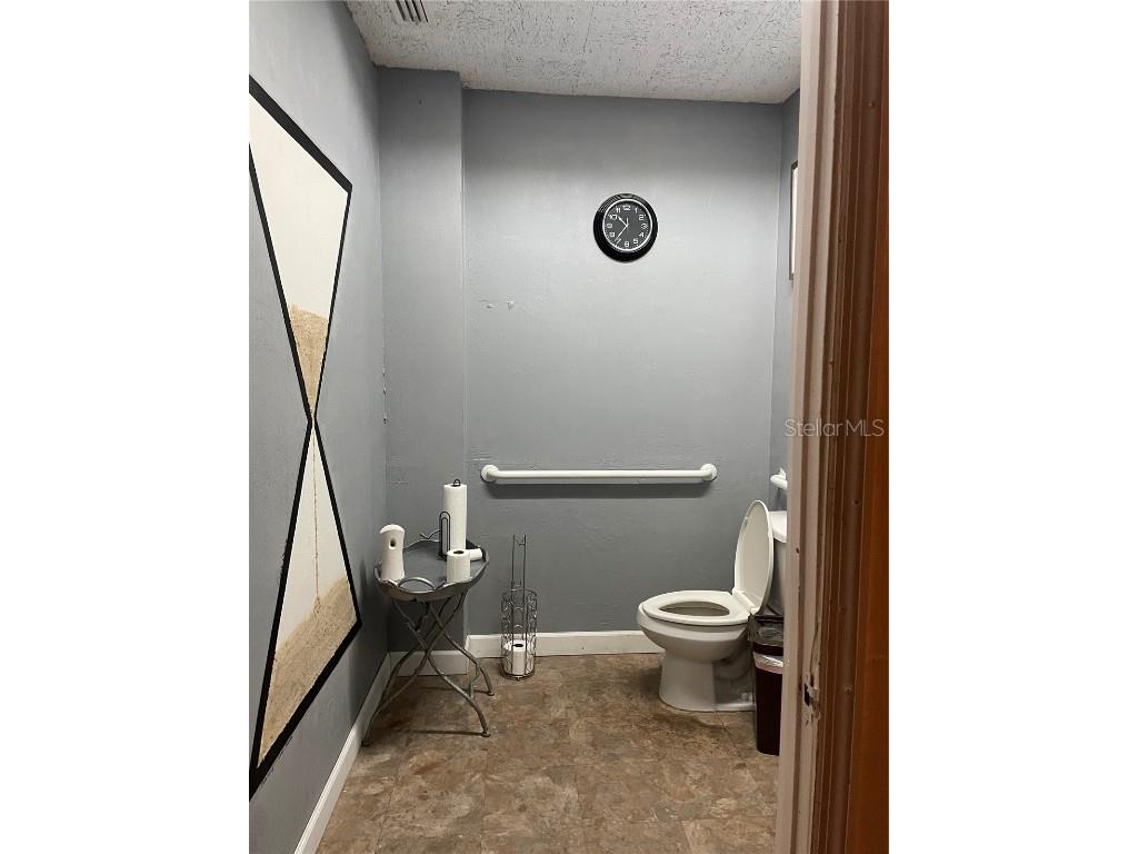 239 W University Avenue Gainesville FL 32601 GC531359 image7