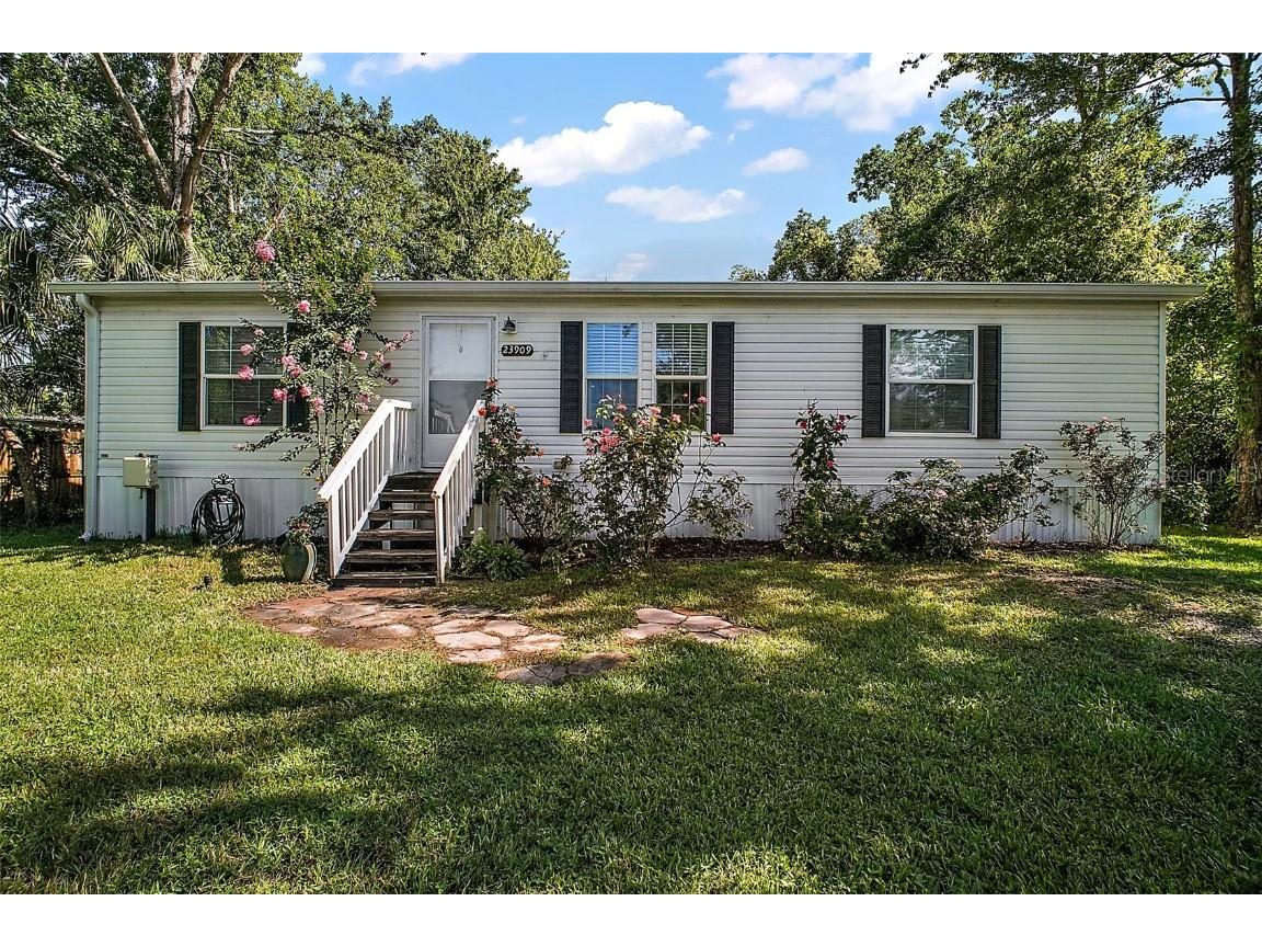 23909 Deer Road Astor FL 32102 O6319853 image1
