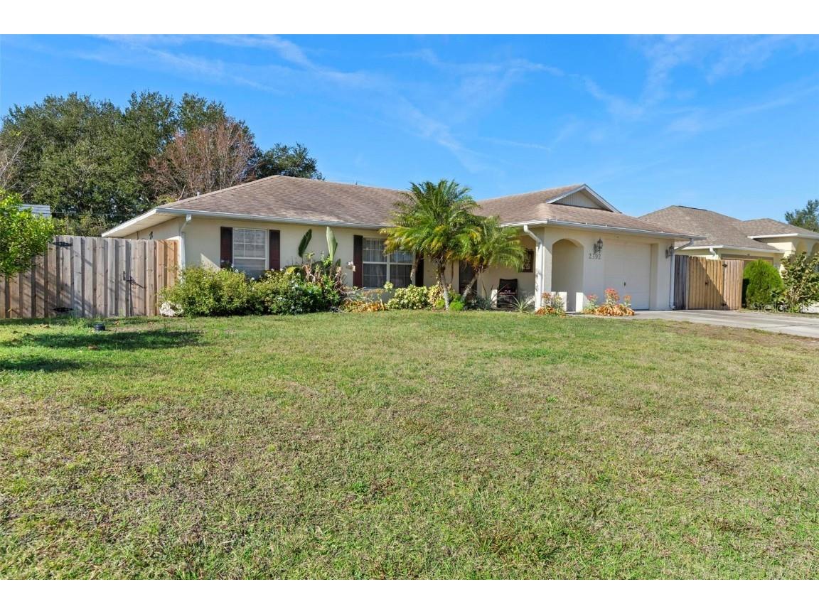 2392 Laredo Drive Deltona FL 32738 V4939894 image1