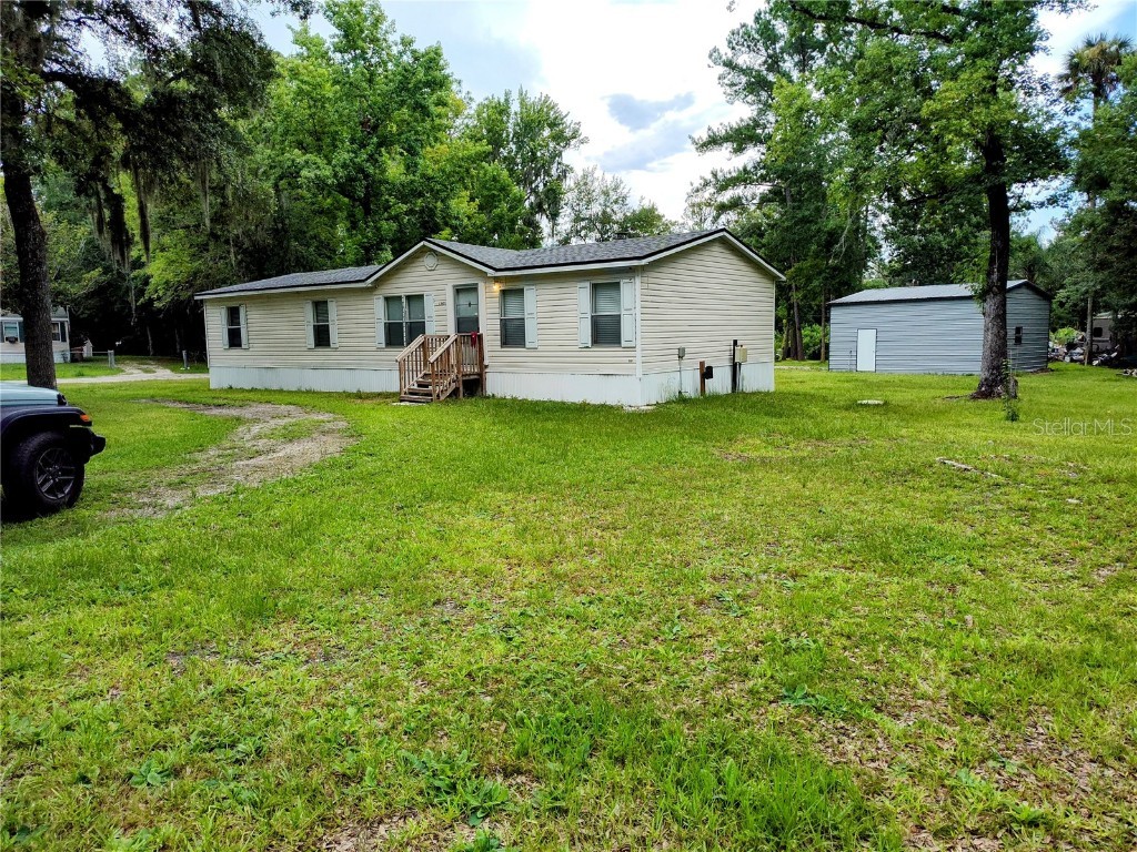 23923 River Road Astor FL 32102 V4936809 image1