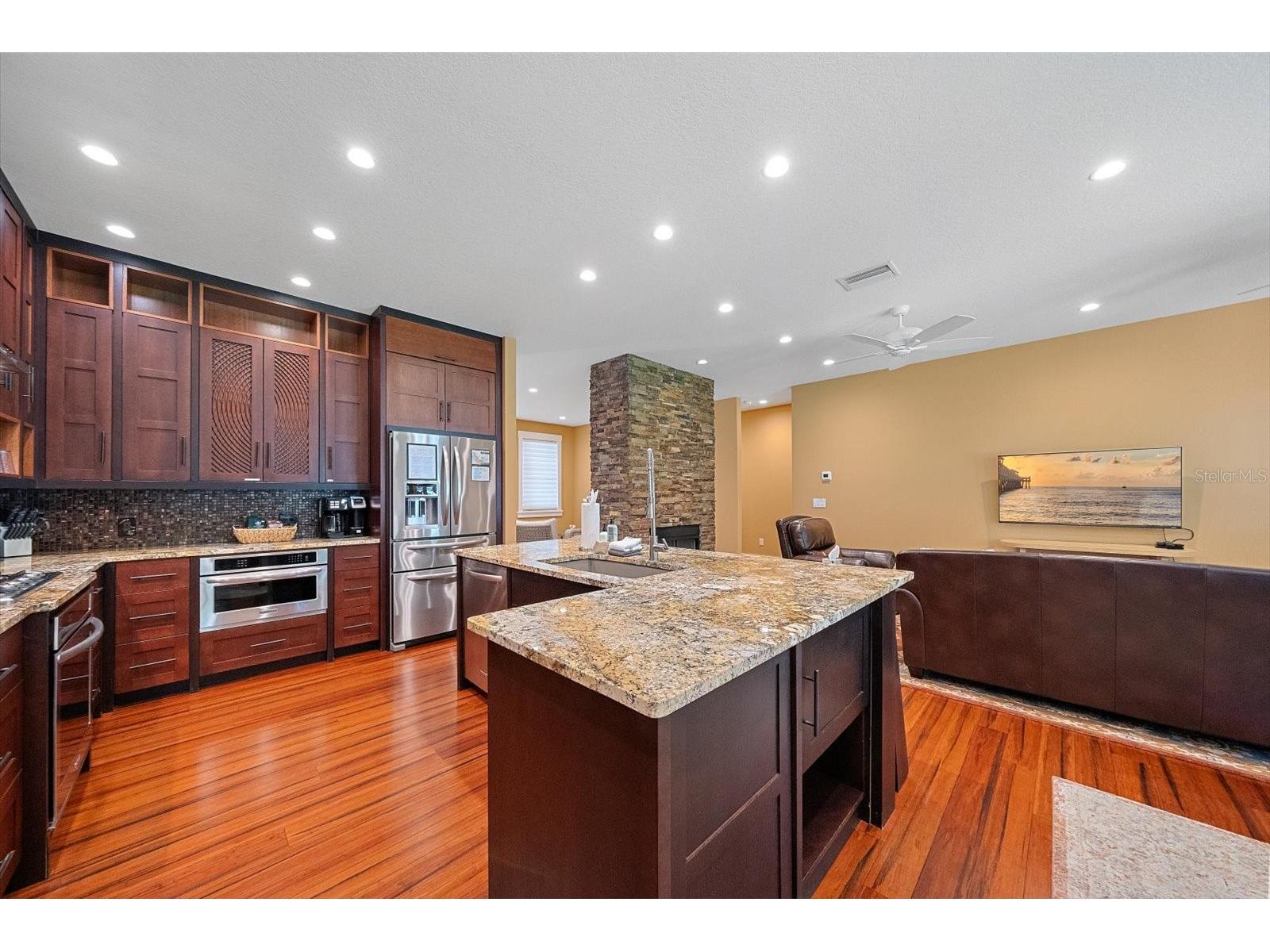 2395 Hyde Park Street Sarasota FL 34239 A4700669 image14