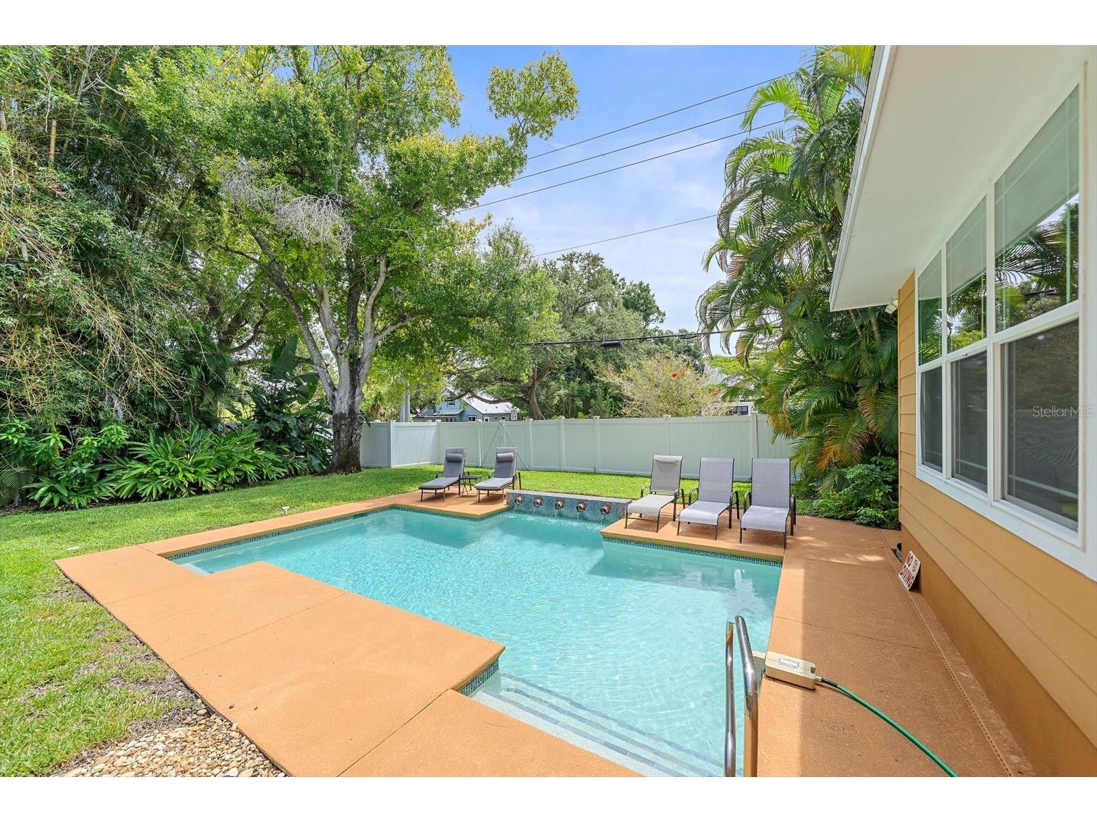 2395 Hyde Park Street Sarasota FL 34239 A4700669 image2