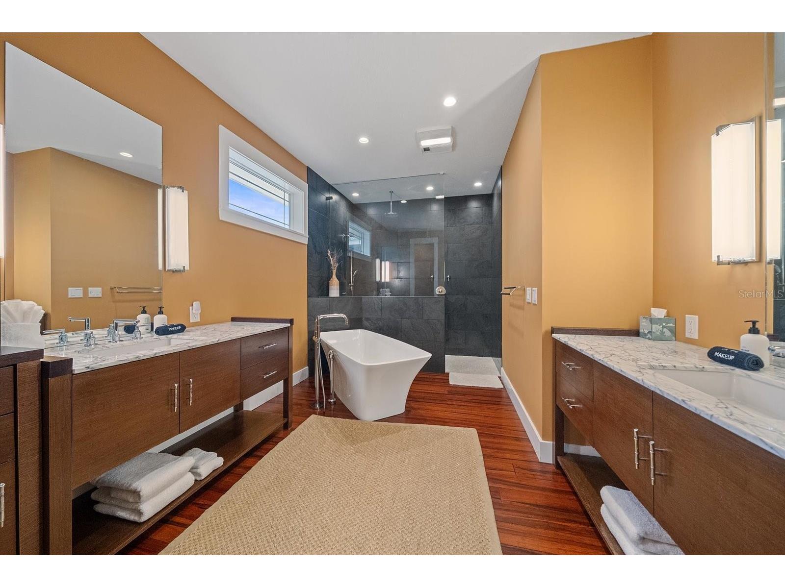 2395 Hyde Park Street Sarasota FL 34239 A4700669 image21