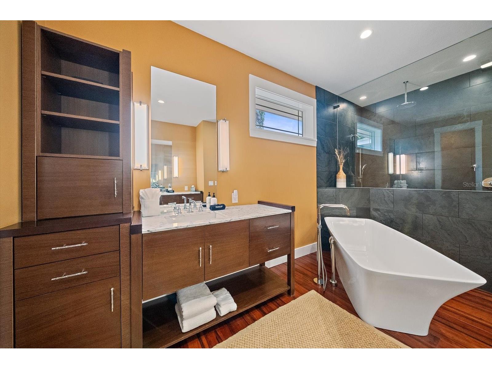 2395 Hyde Park Street Sarasota FL 34239 A4700669 image22