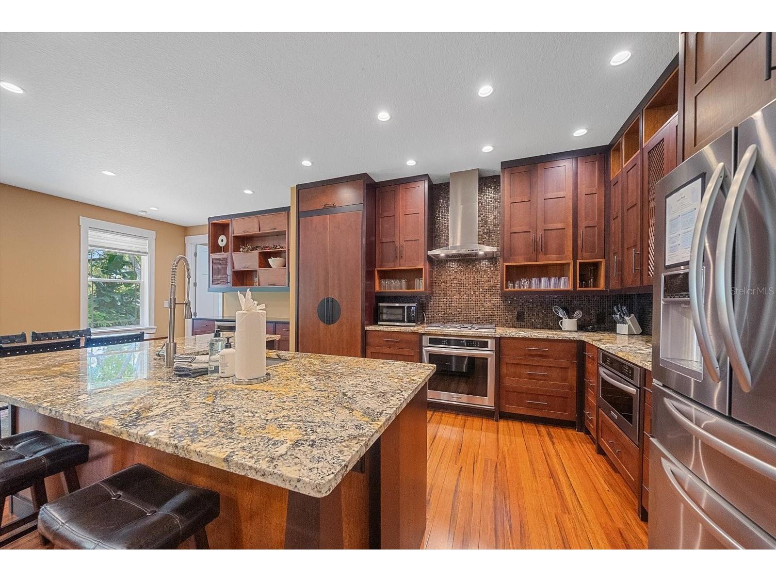 2395 Hyde Park Street Sarasota FL 34239 A4700669 image3