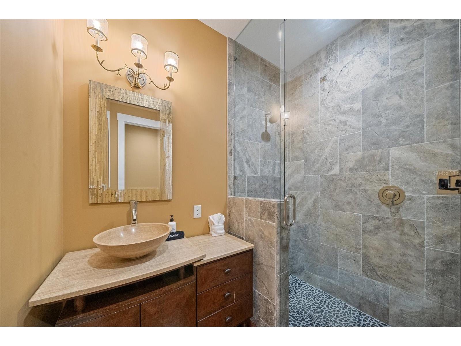 2395 Hyde Park Street Sarasota FL 34239 A4700669 image31