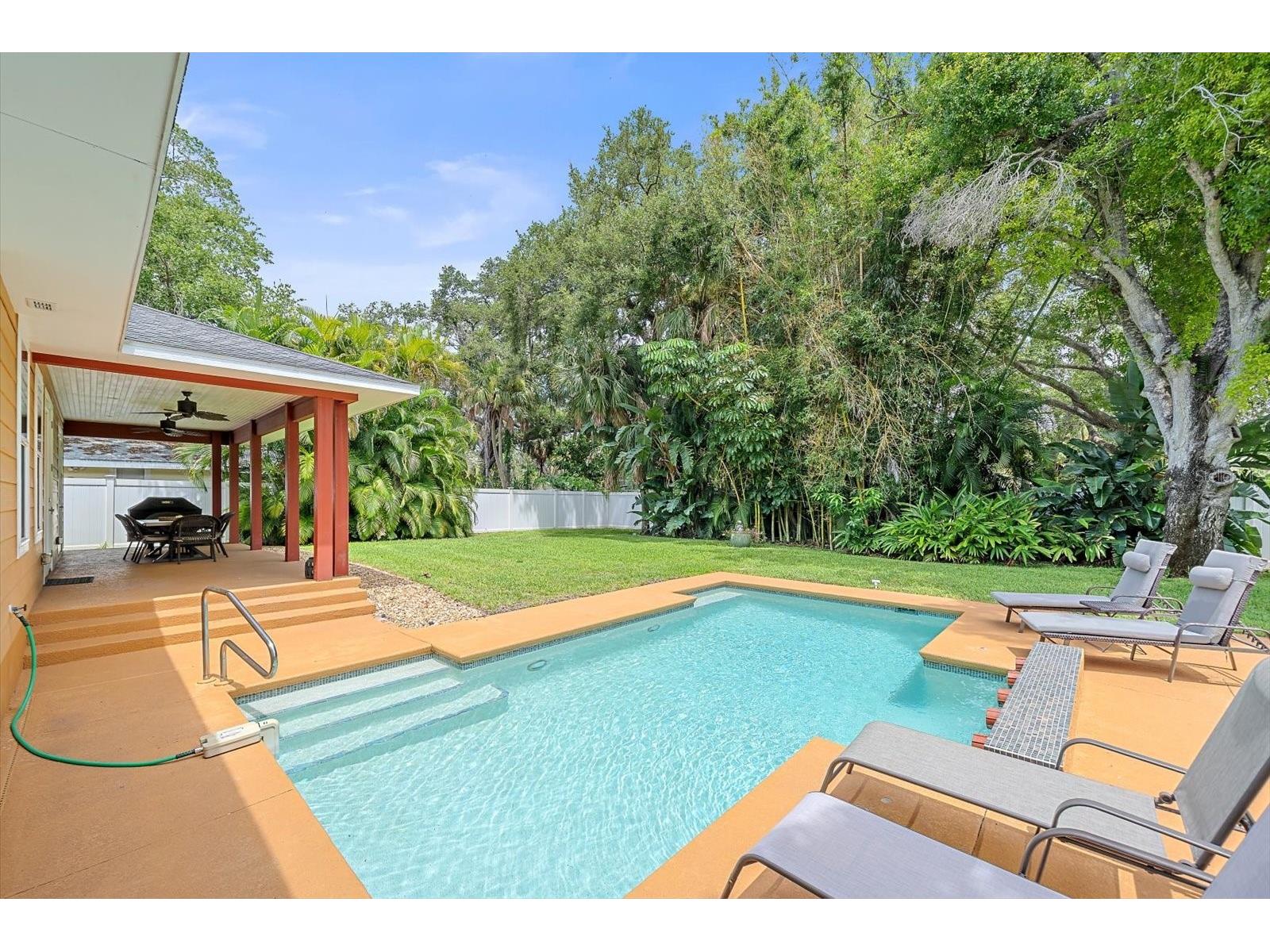 2395 Hyde Park Street Sarasota FL 34239 A4700669 image40