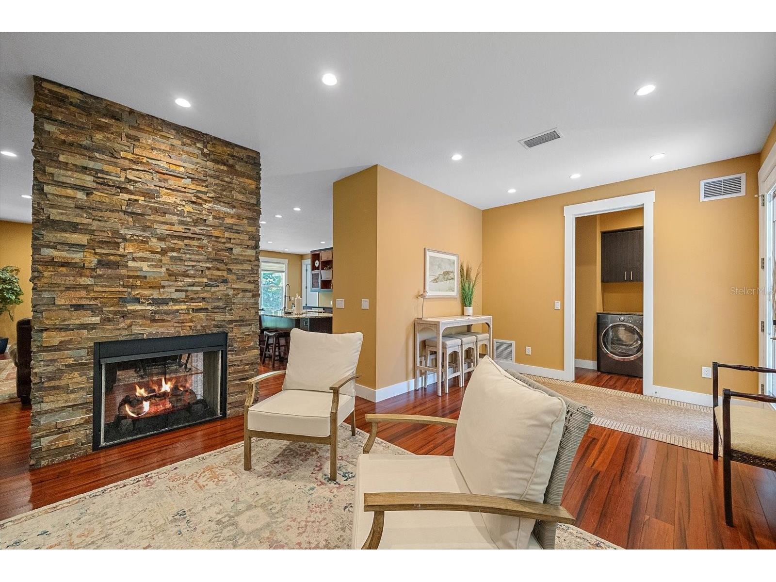 2395 Hyde Park Street Sarasota FL 34239 A4700669 image7