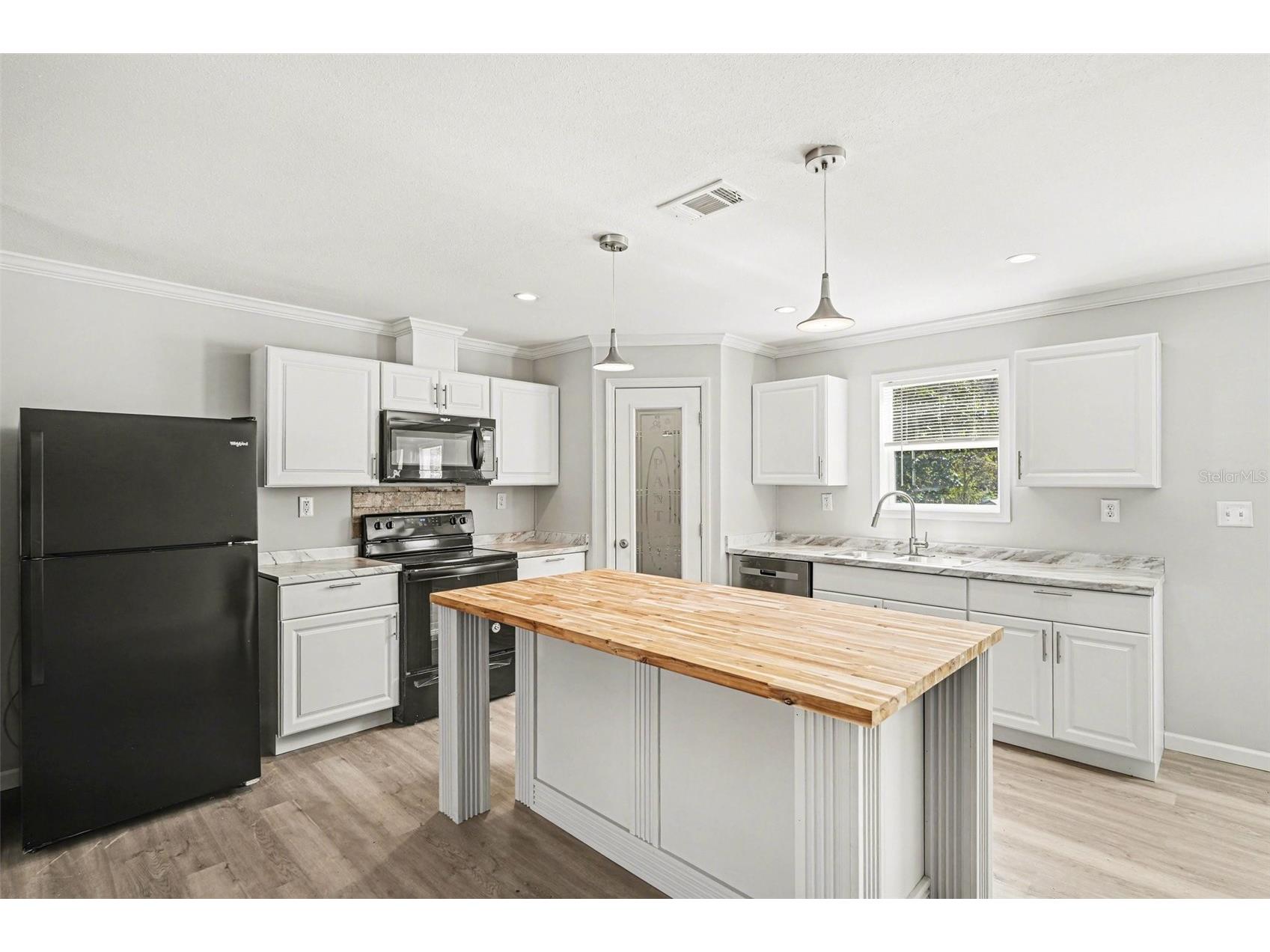 23950 Bass Road Astor FL 32102 V4949488 image2