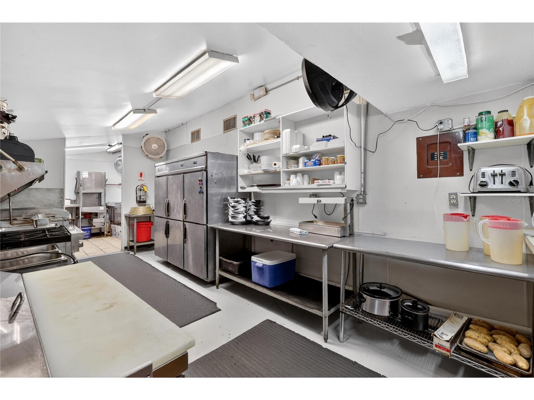 2396 N C 470 Lake Panasoffkee FL 33538 G5115516 image16