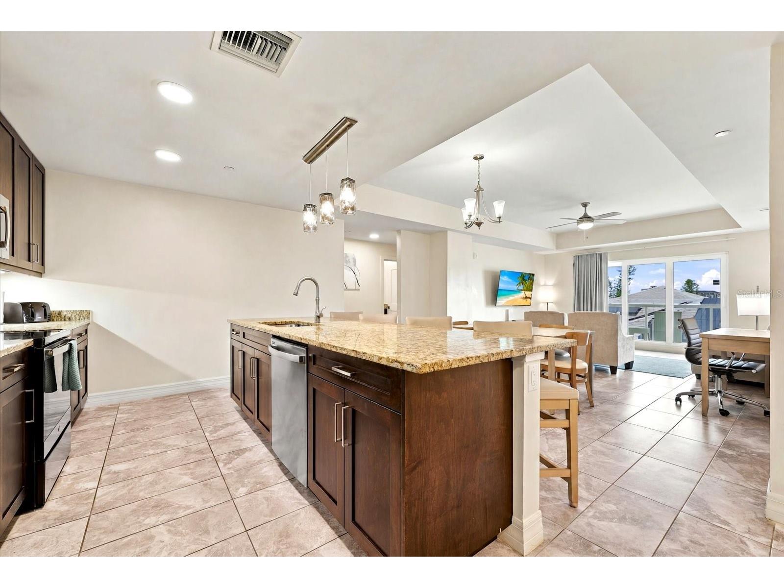 24 Avalon Street #405 Clearwater Beach FL 33767 TB8526605 image3
