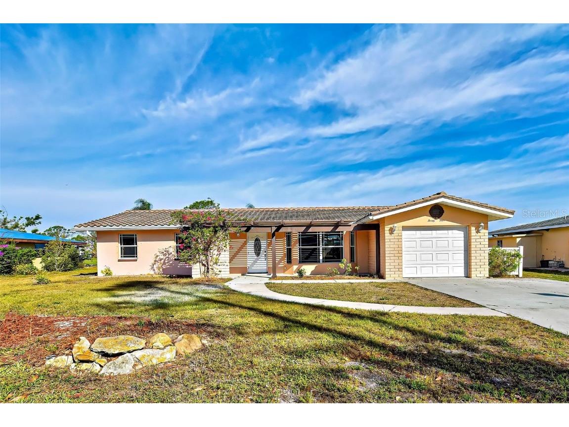 24 Caddy Road Rotonda West FL 33947 C7473944 image1