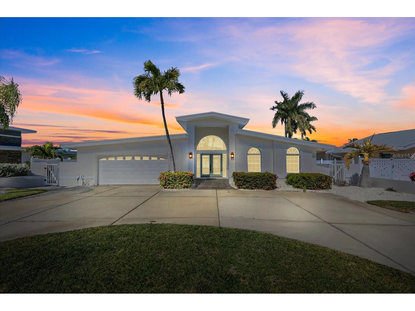 24 Dolphin Drive Treasure Island FL 33706 - BOCA CEILA BAY TB8476754 image1