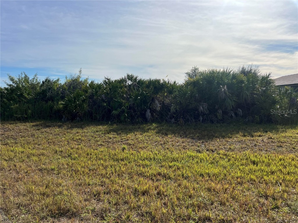 24 Donlon Drive Rotonda West FL 33947 A4598044 image1