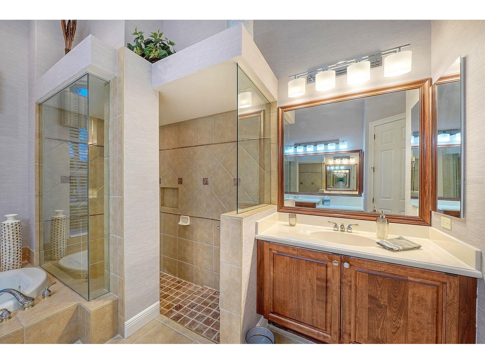 24 Grand Palms Boulevard Englewood FL 34223 - BOCA ROYALE N6145127 image36