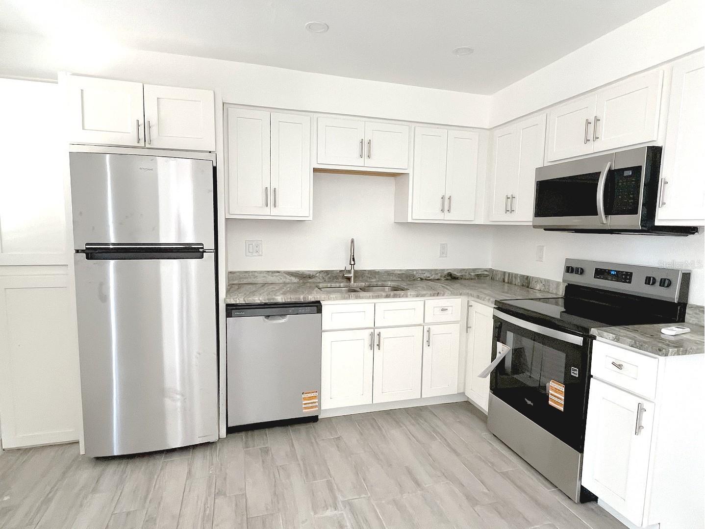 24 Lynn Way #C Madeira Beach FL 33708 TB8493615 image3
