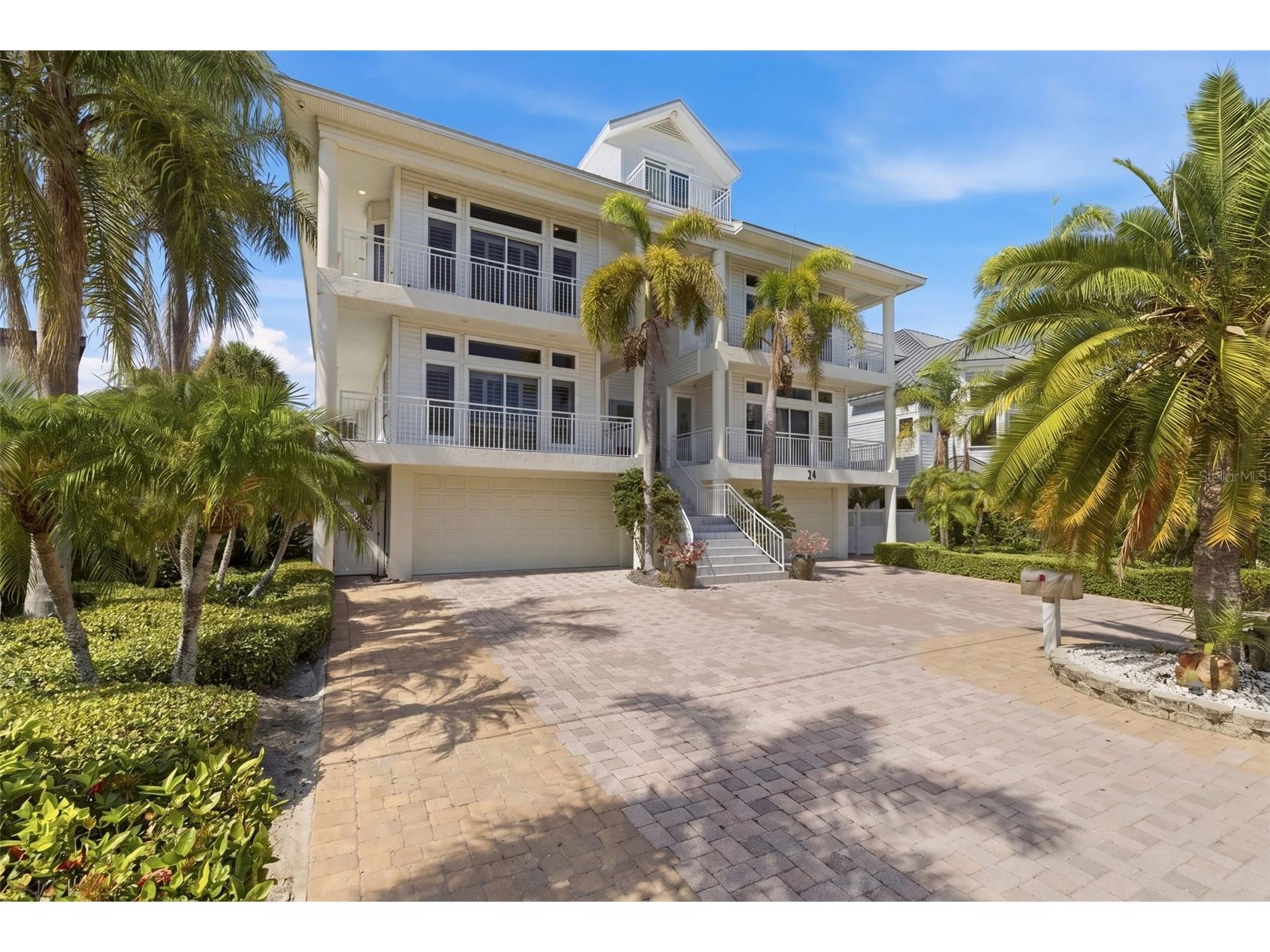 24 N Pine Circle Belleair FL 33756 - CLEARWATER HORBOR TB8507581 image2