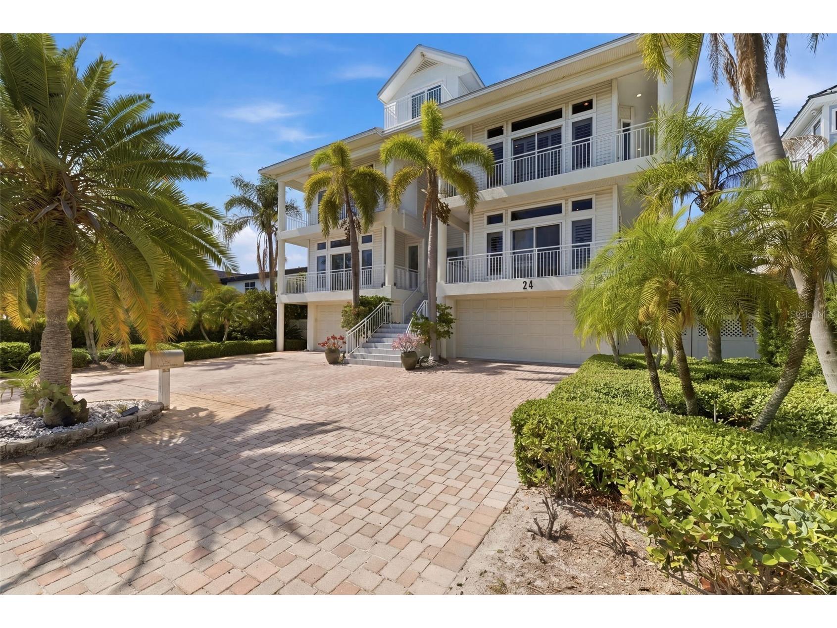 24 N Pine Circle Belleair FL 33756 - CLEARWATER HORBOR TB8507581 image3
